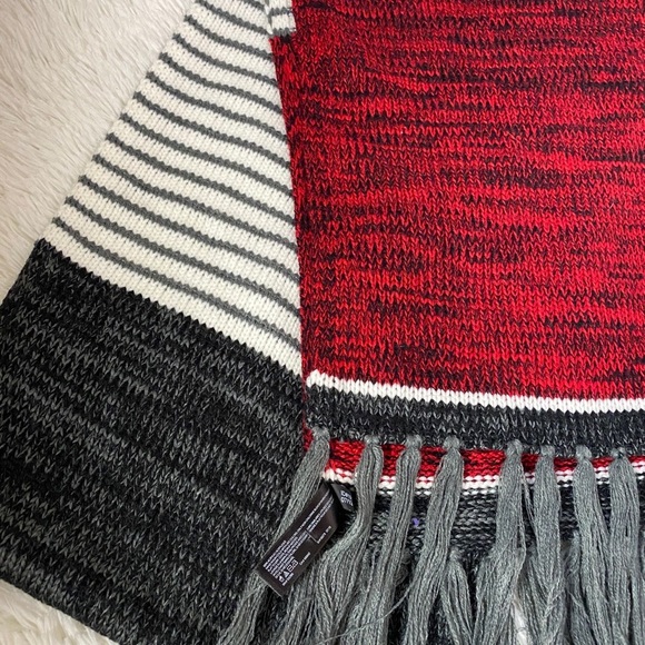 Women’s Express Scarf - Picture 2 of 4